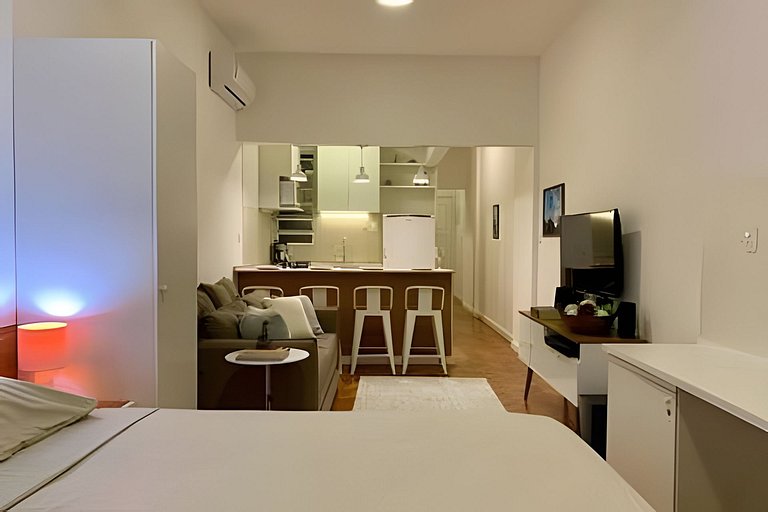 Loft Inteiro Copacabana Decorado 2 quadras da praia