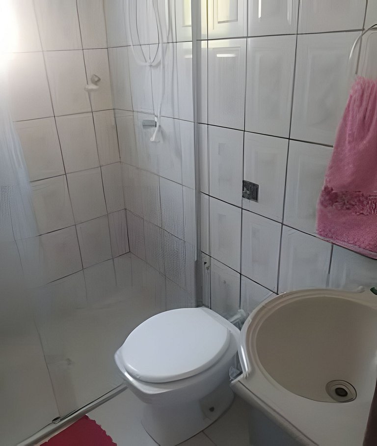 Sitio Agradável com Lago e Piscina Guararema!