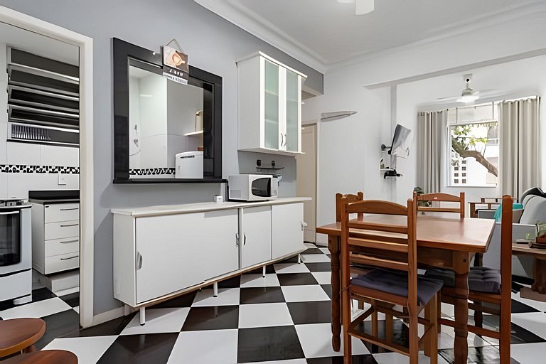 50 Metros da Praia de Copacabana! Entre Ipanema