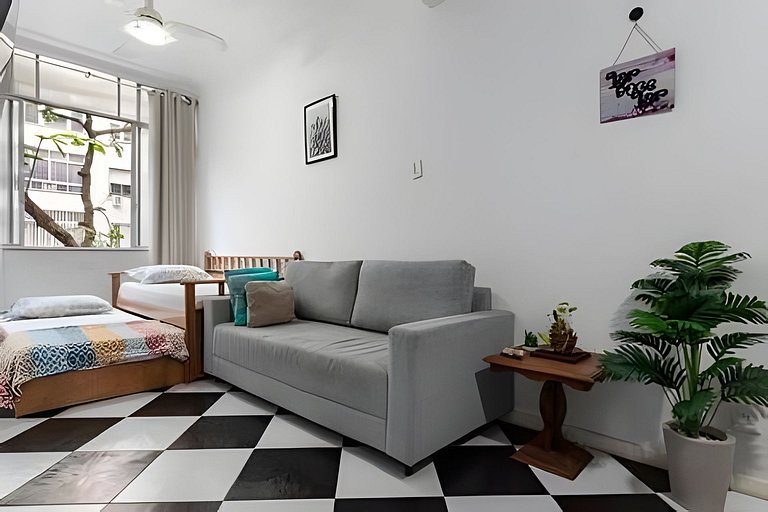 50 Metros da Praia de Copacabana! Entre Ipanema